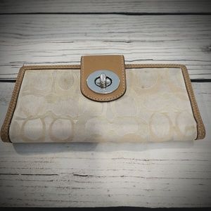 Coach Wallet Silver Clasp