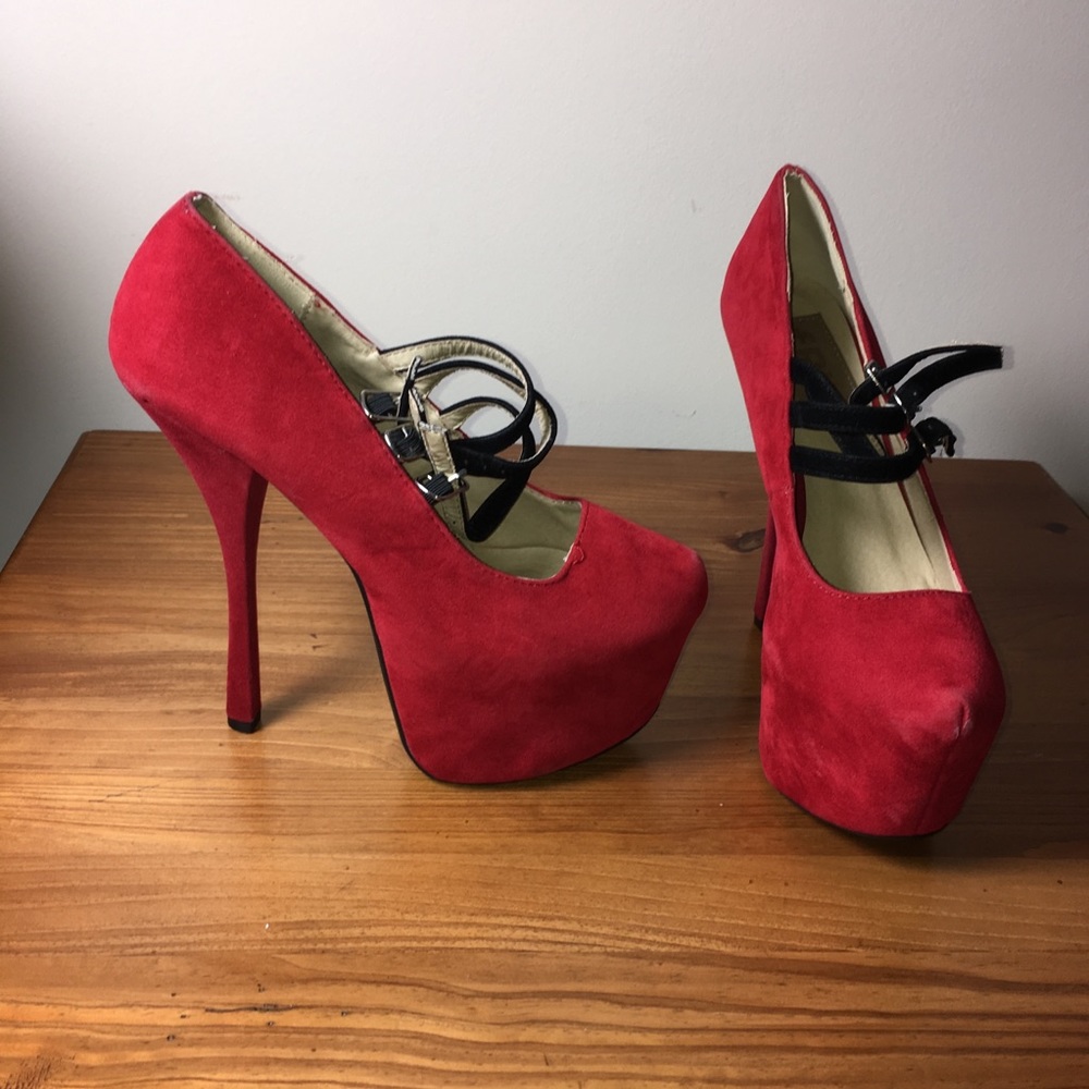 Platform heels 👠