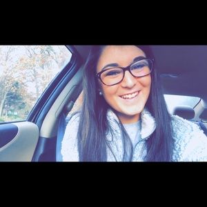 Meet your Posher, Katelyn