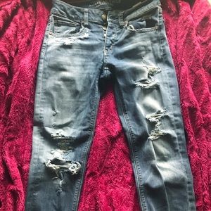 Light Wash American Eagle Boyfriend Jeans!