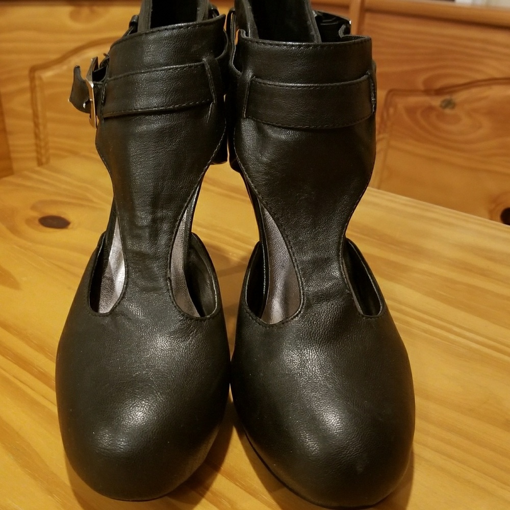*SOLD* - Charlotte Russe Black Pumps - Picture 2 of 8
