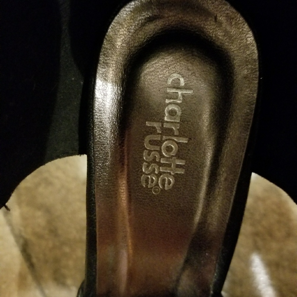 *SOLD* - Charlotte Russe Black Pumps - Picture 4 of 8