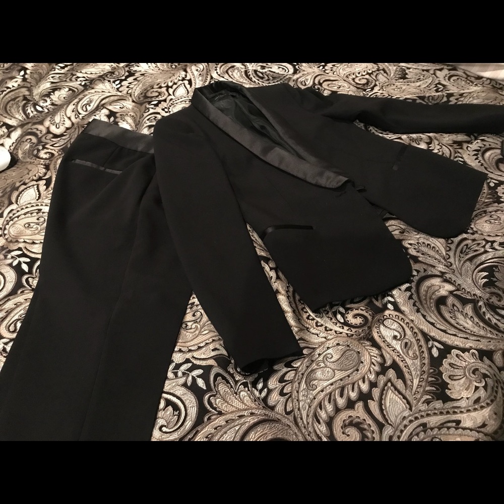 EUC zara black crop suit