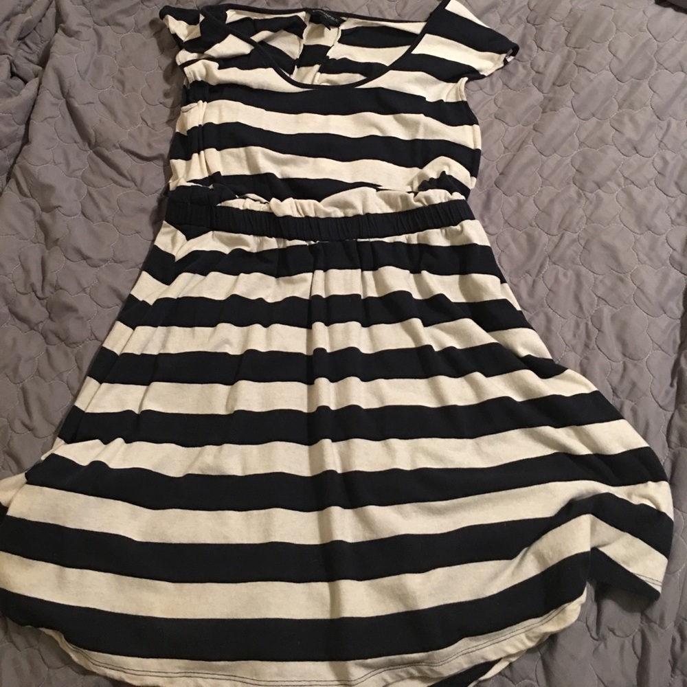 Cap sleeve dress