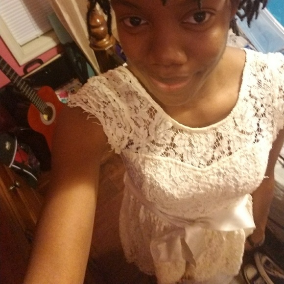 White satin dress - Picture 1 of 1