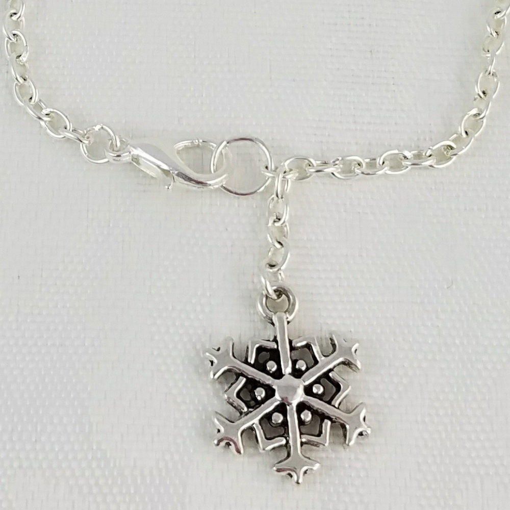 Classic Silver Snowflake Bracelet 7" (Fits 6 1/2")