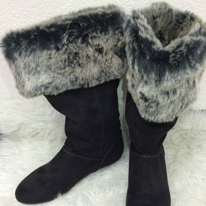 Vegan Suede Fur Lined Black Boots Size 9