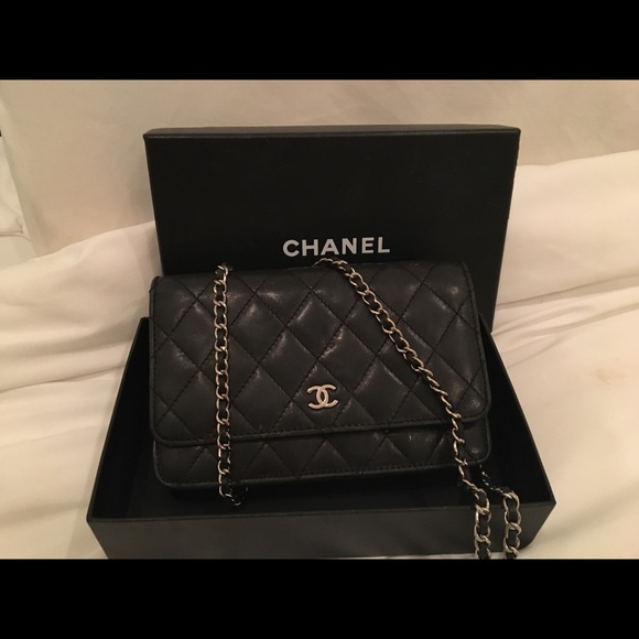 Chanel wallet with chain - Picture 3 of 5