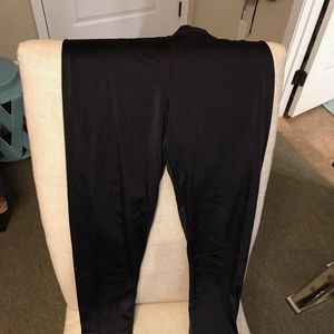 2 pairs off VS leggings