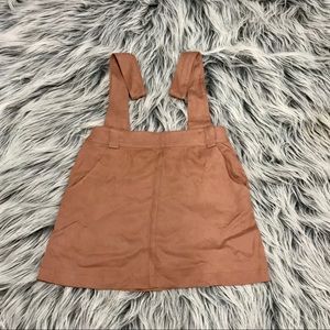 New w/ tag salmon overall/suspender skirt. SizeM