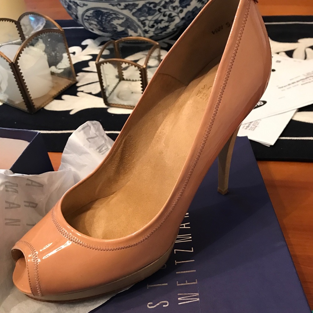 Stuart Weizmann peep toe nude pump