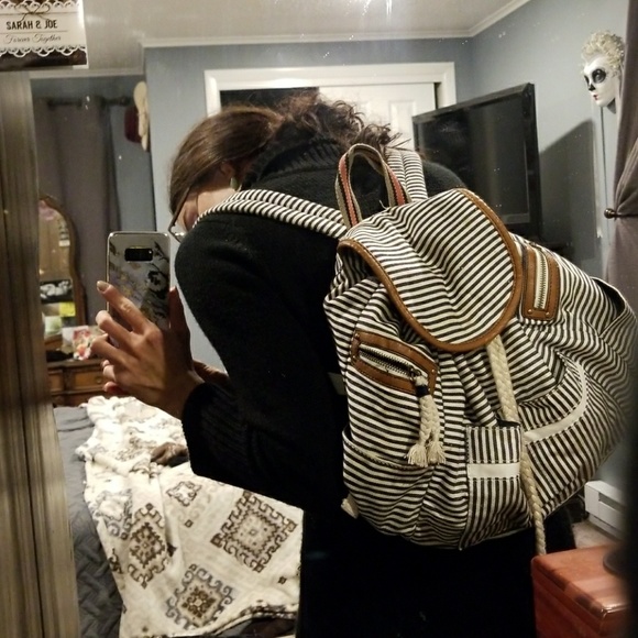 Backpack - Picture 3 of 3