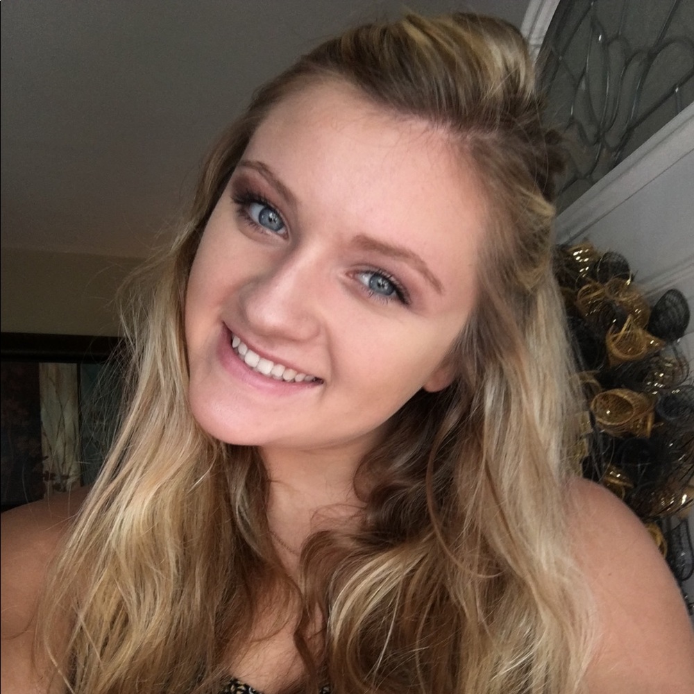 Meet your Posher, Emily