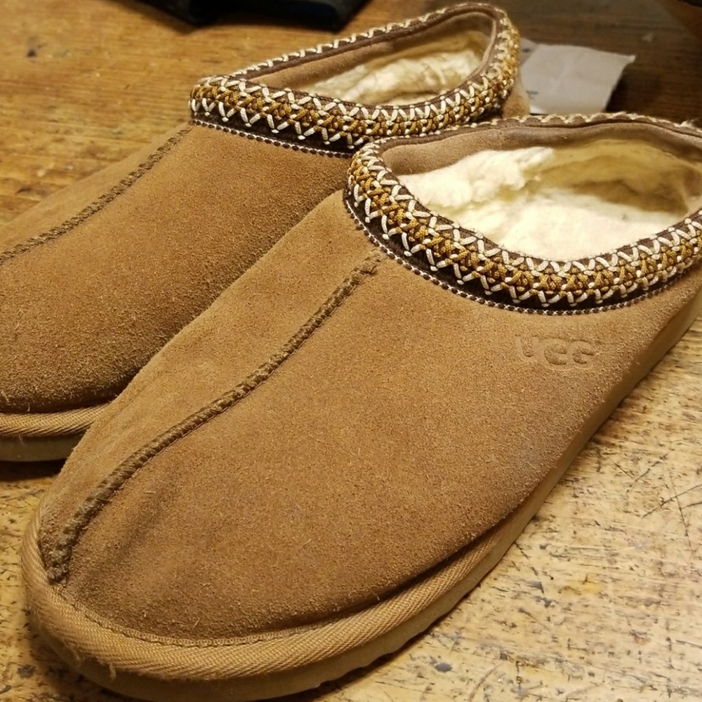 Uggs slippers womens 9