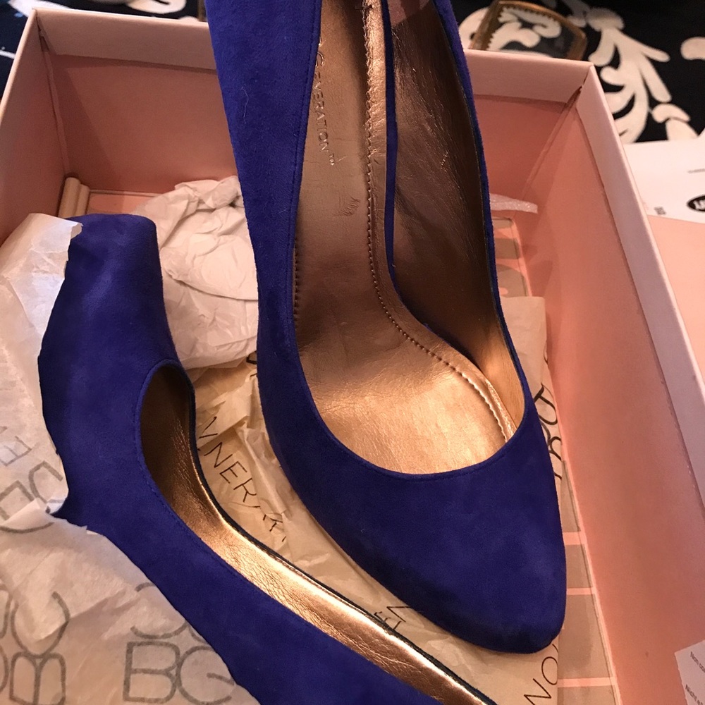 BCBG generation platform pumps