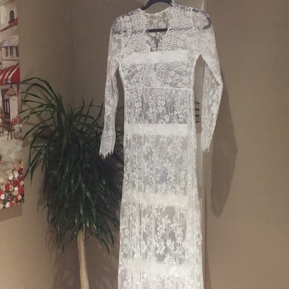 Lace see through dress - Picture 4 of 7