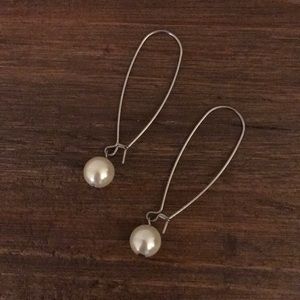 Dangling Pearl Earrings