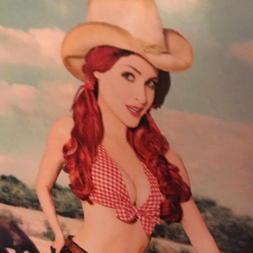 Meet your Posher, Molly