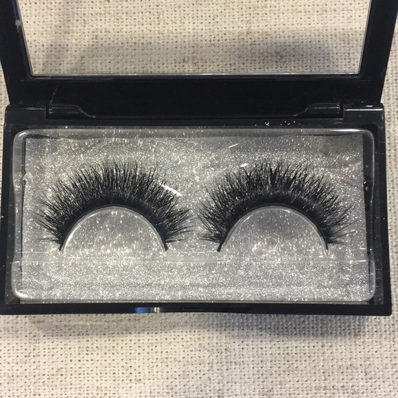 MINK WINK Lashes - Picture 3 of 5