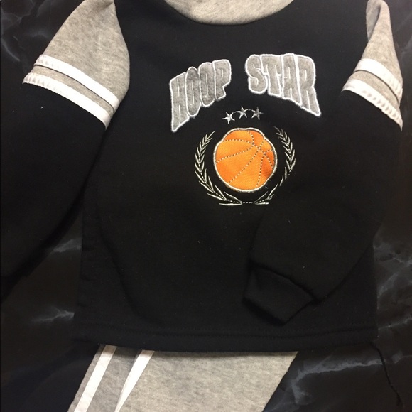 🏀 Toddler Boys sweat suit 🏀 - Picture 1 of 7