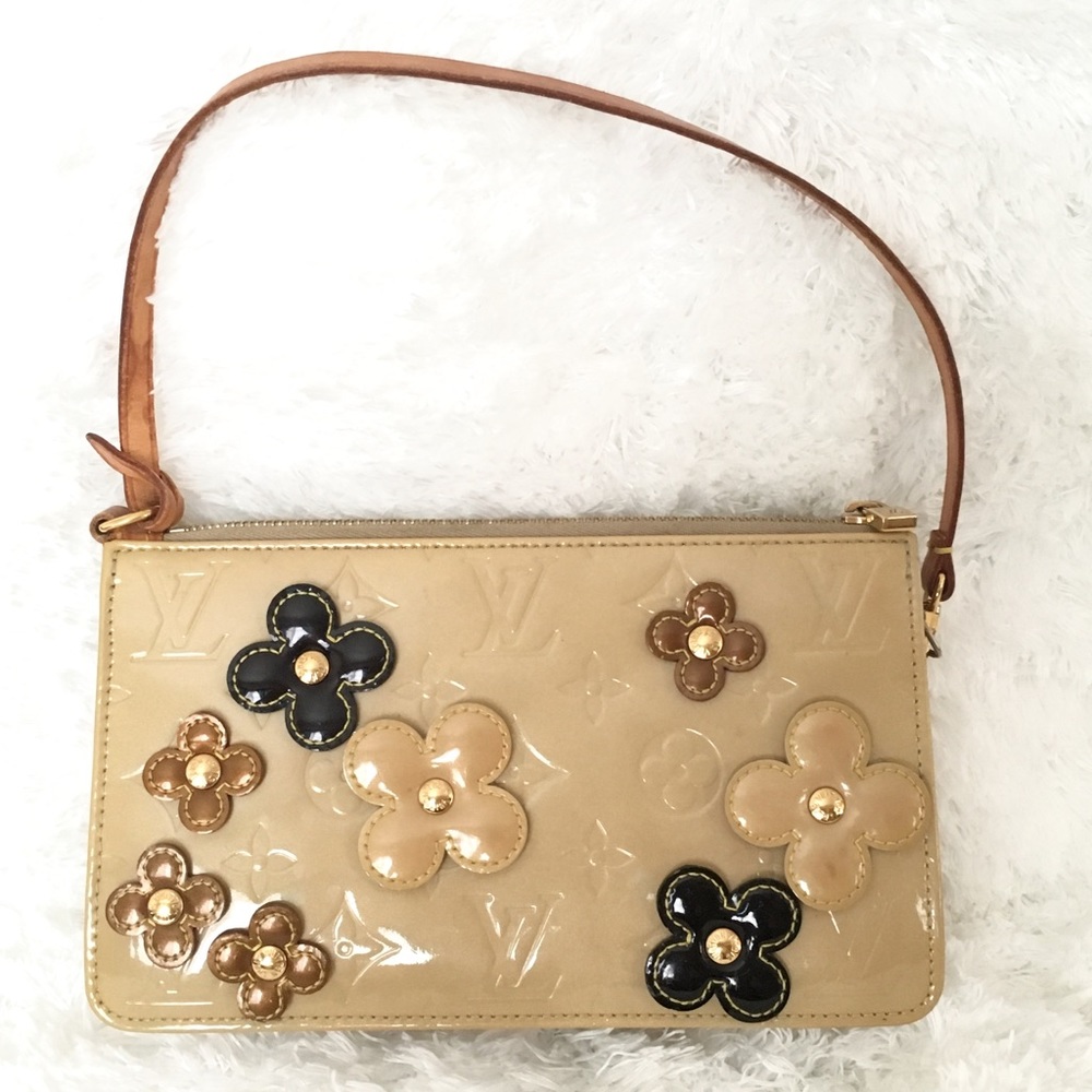 AUTH Limited Louis Vuitton Vernis Flower Pochette