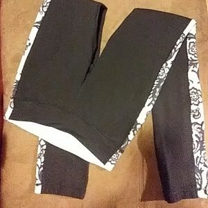 Lululemons running pants