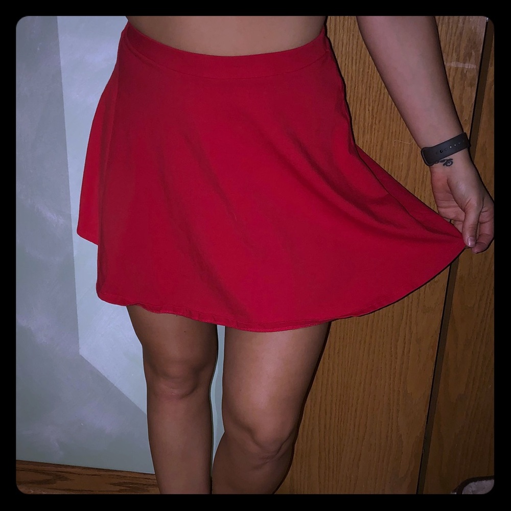 ^high^ waisted r e d skirt! ♥️