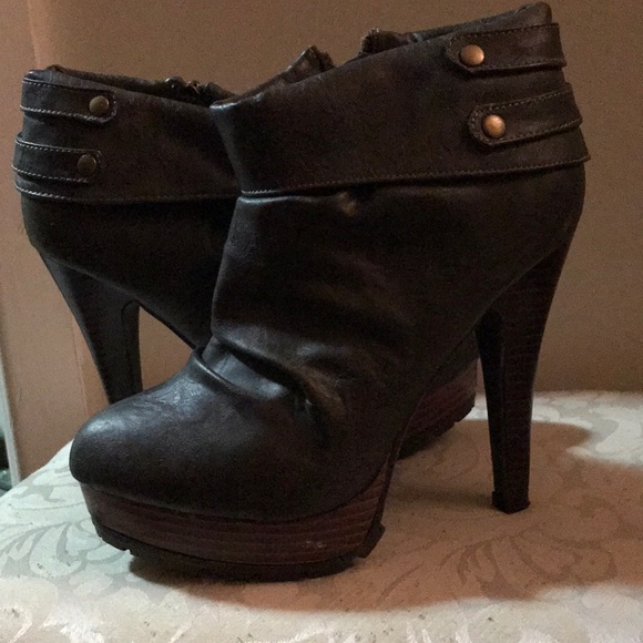 Booties - Picture 4 of 4