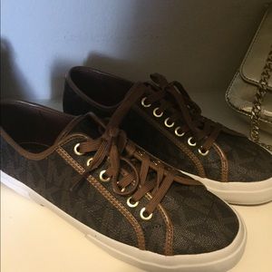Michael Kors Shoes size 7