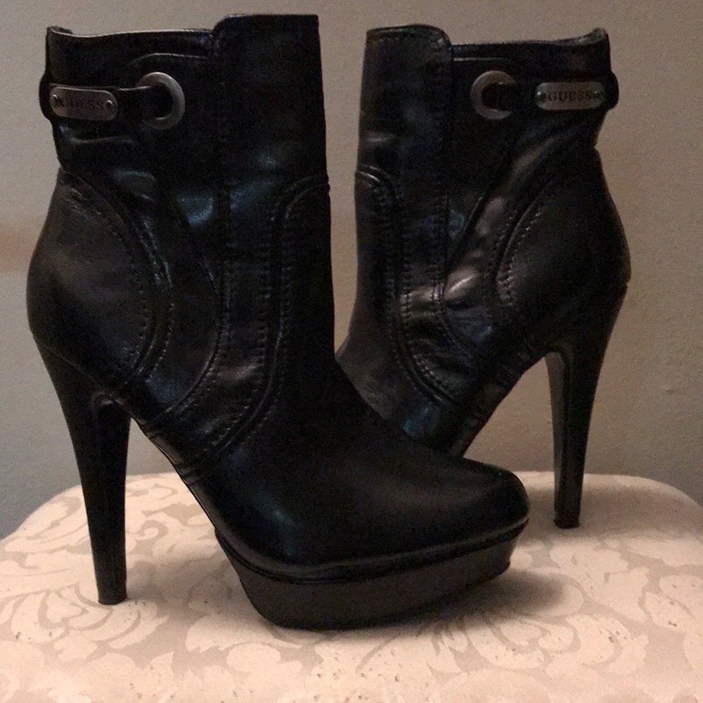 Heeled boots