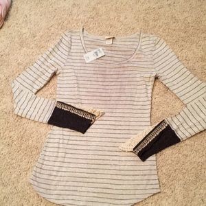 Scoop neck long sleeve shirt