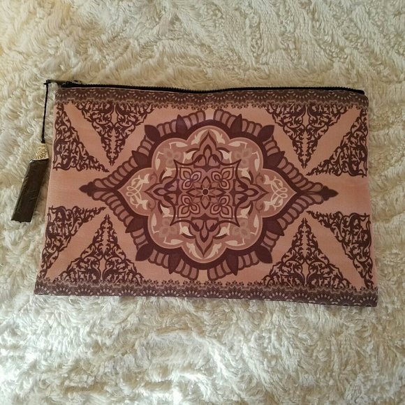 Racine BRAND-NEW - Picture 1 of 3