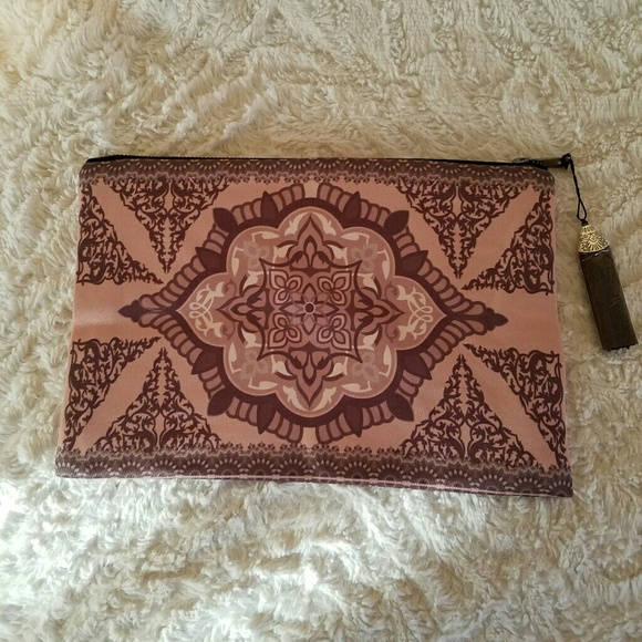 Racine BRAND-NEW - Picture 2 of 3