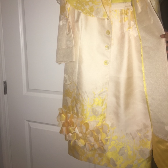 A yellow and cream suit!!🔶⚪️ - Picture 2 of 3