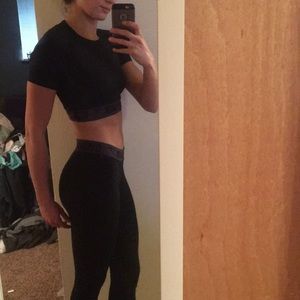 NWOT Gymshark Flex Crop Top