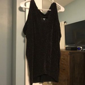 Black and gold keyhole back top