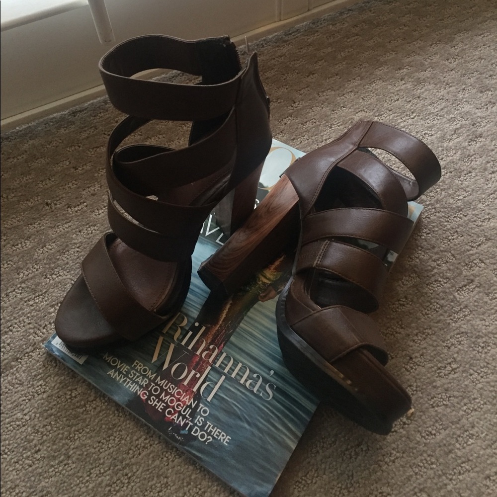 ESPERANZA Chunky heels