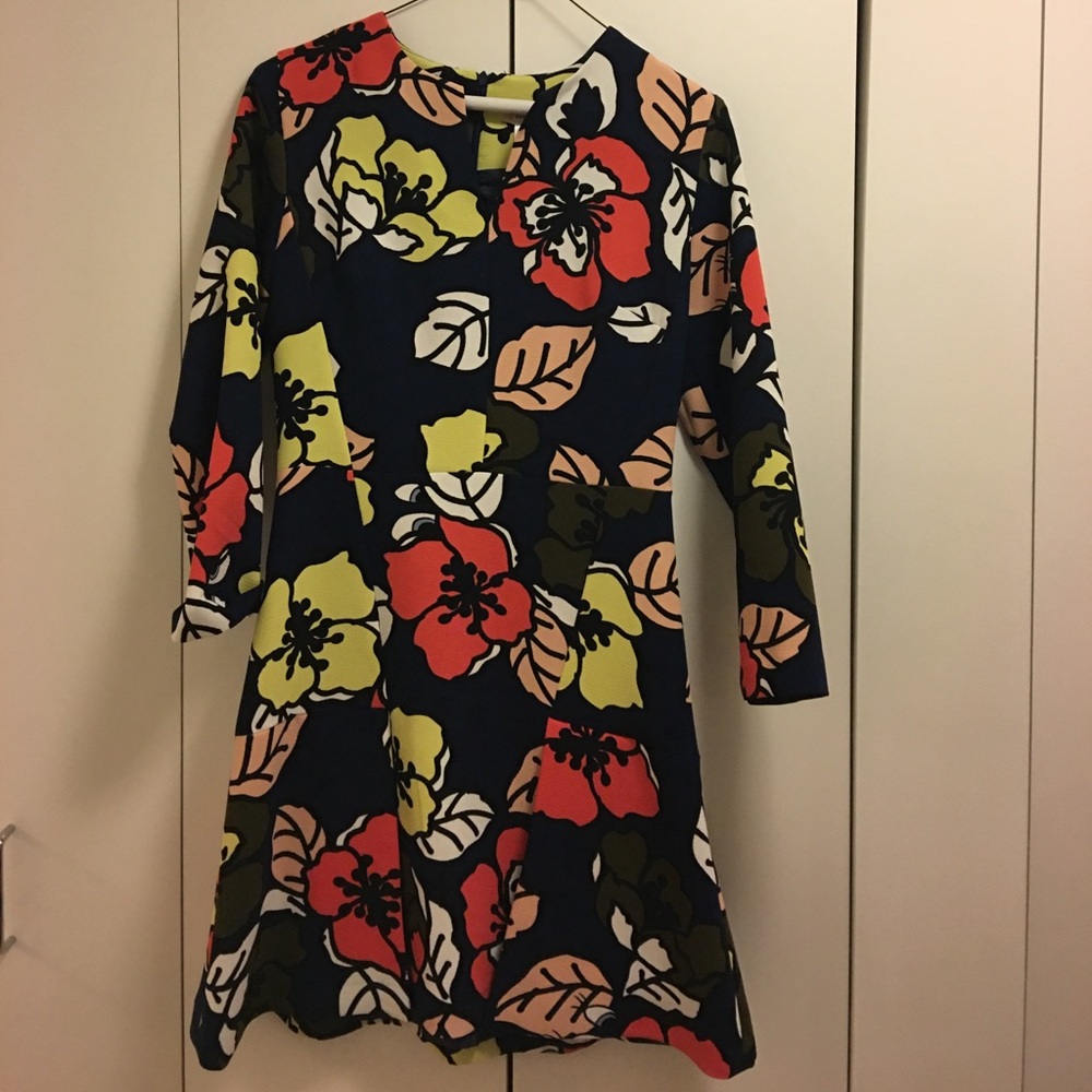 Gorgeous dress!
