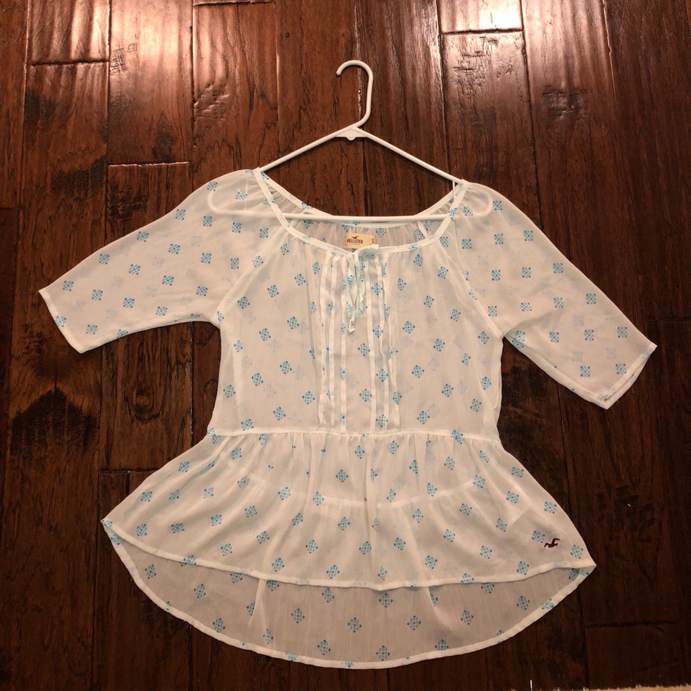 Hollister top