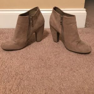 Size 7 gently worn women’s booties.