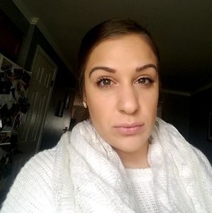 Meet your Posher, Alicia