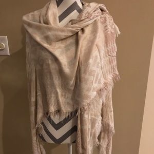 Wrap/scarf
