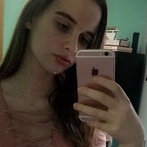 Meet your Posher, Claudia