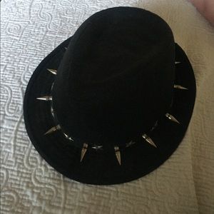 Black studded hat with stars