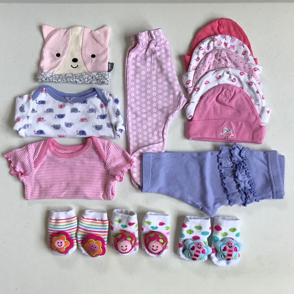 13-piece Girl’s set (NB, 0-3-6M)