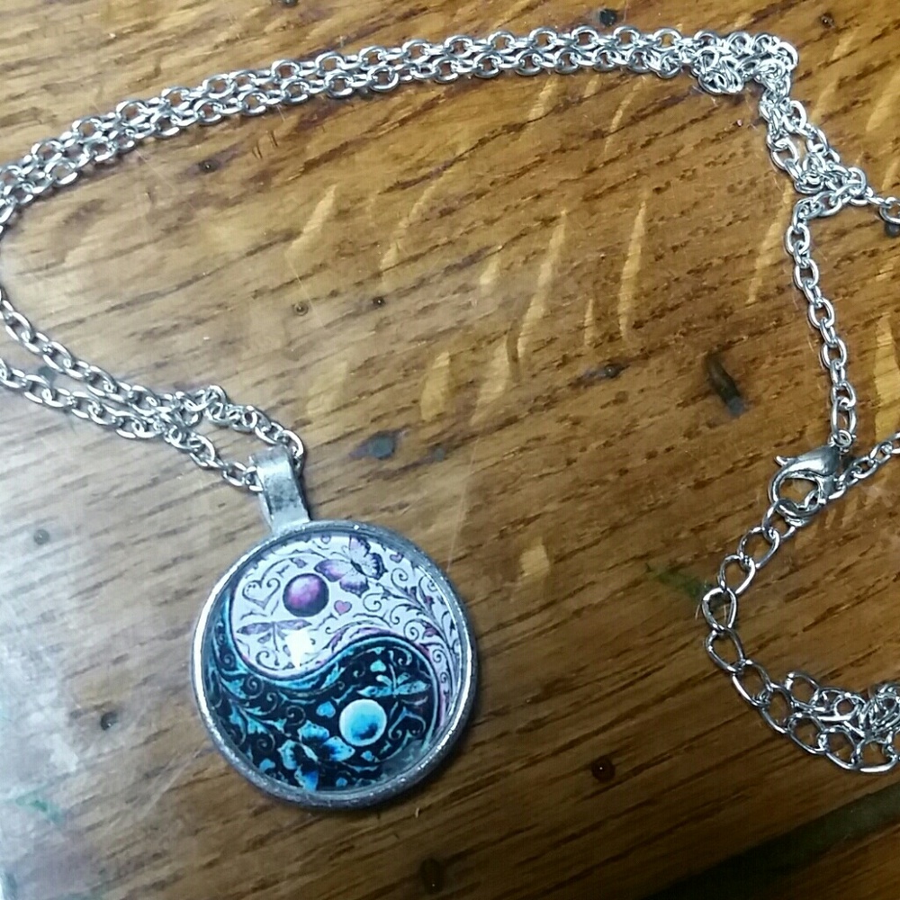 NEW Ying Yang Necklace
