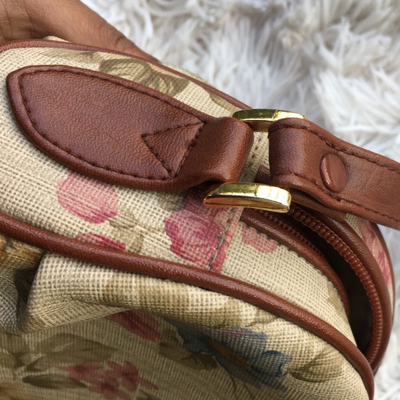 ✨  Sale Michael Stevens Floral Purse✨ CCO - Picture 7 of 8