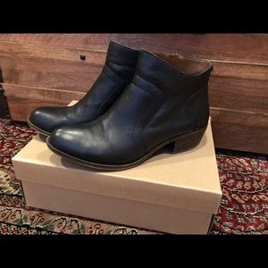 Lucky Brand Black Leather Brolley Bootie Size9