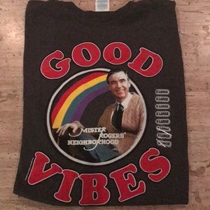 Mr. Rogers Neighborhood tee shirt XL