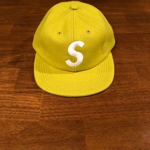 Supreme s logo lime hat